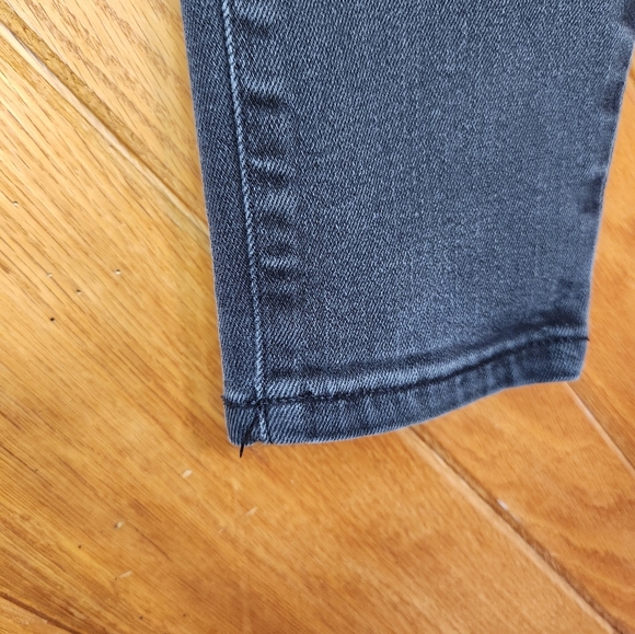 St. John's Bay dark gray size 8 skinny leg jeans - Picture 6 of 13
